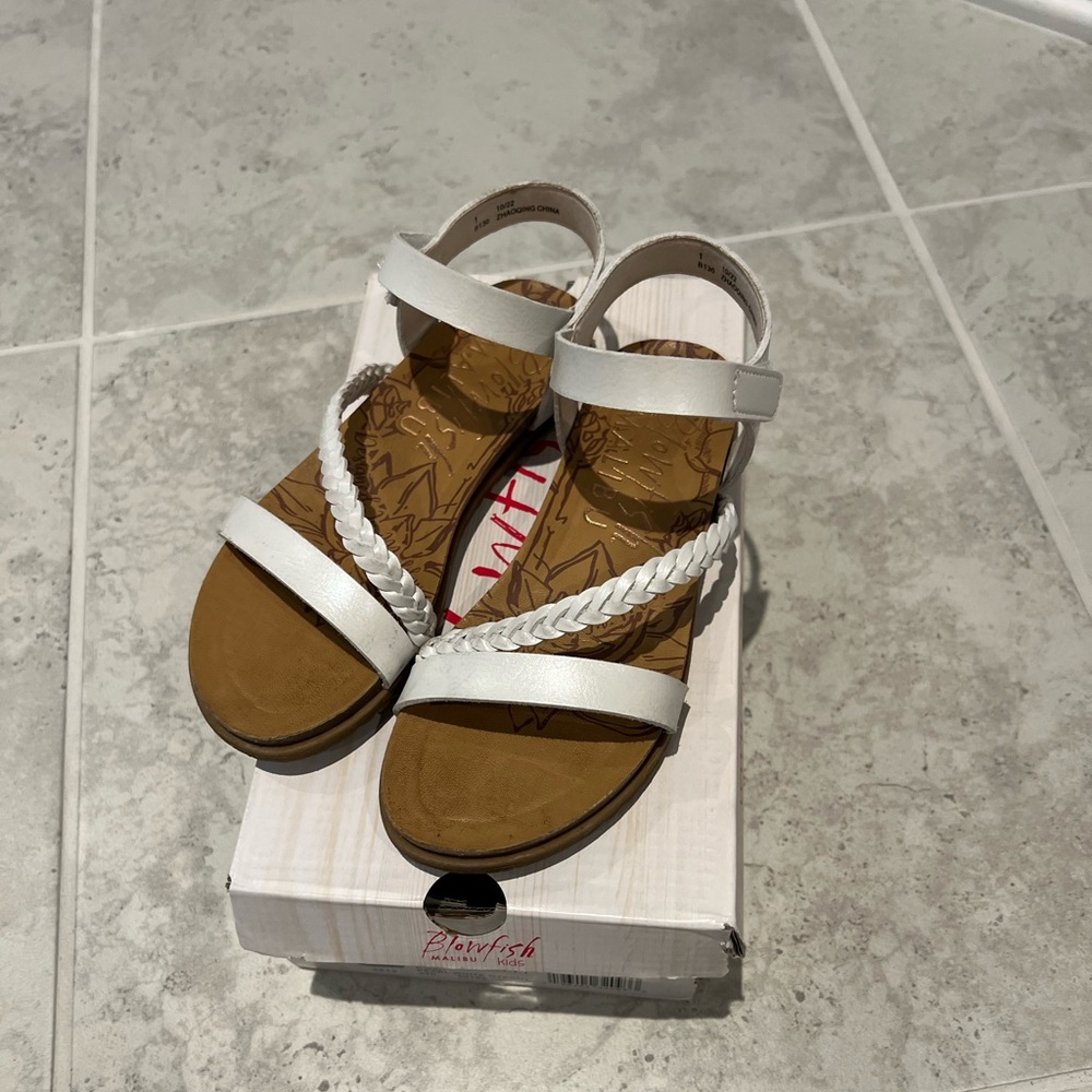 Blowfish kids sandals youth size 1
